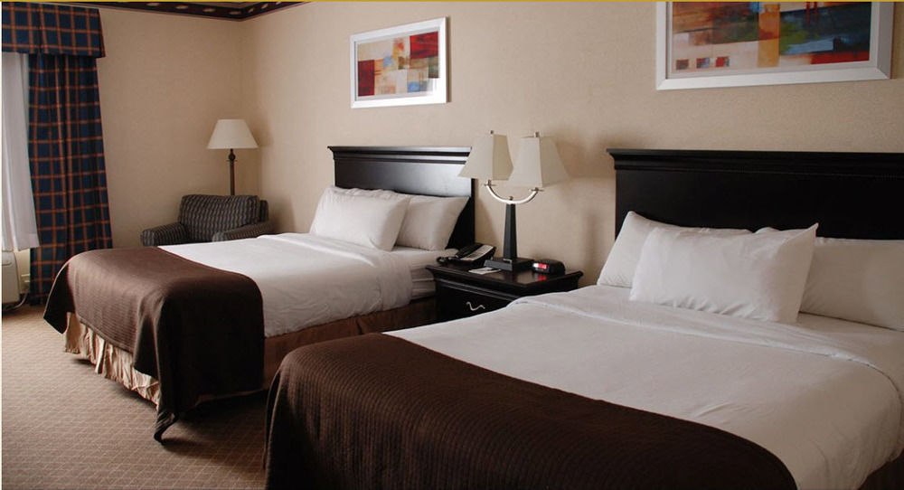 The Plaza Hotel & Suites 威诺纳 外观 照片