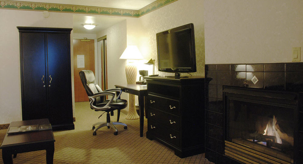 The Plaza Hotel & Suites 威诺纳 外观 照片